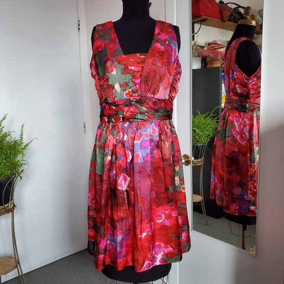 Banana Republic Dresses & Skirts - Silk Banana Republic sz14 dress